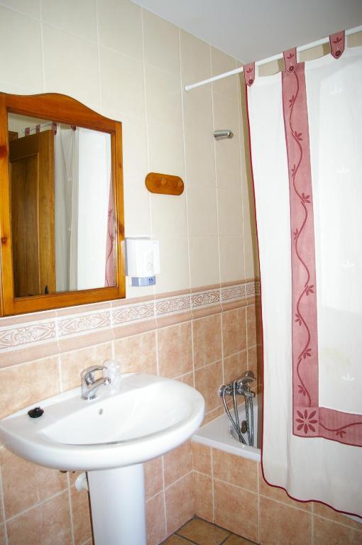 Hosteleria Santa Cruz Santa Cruz de la Serós Chambre photo